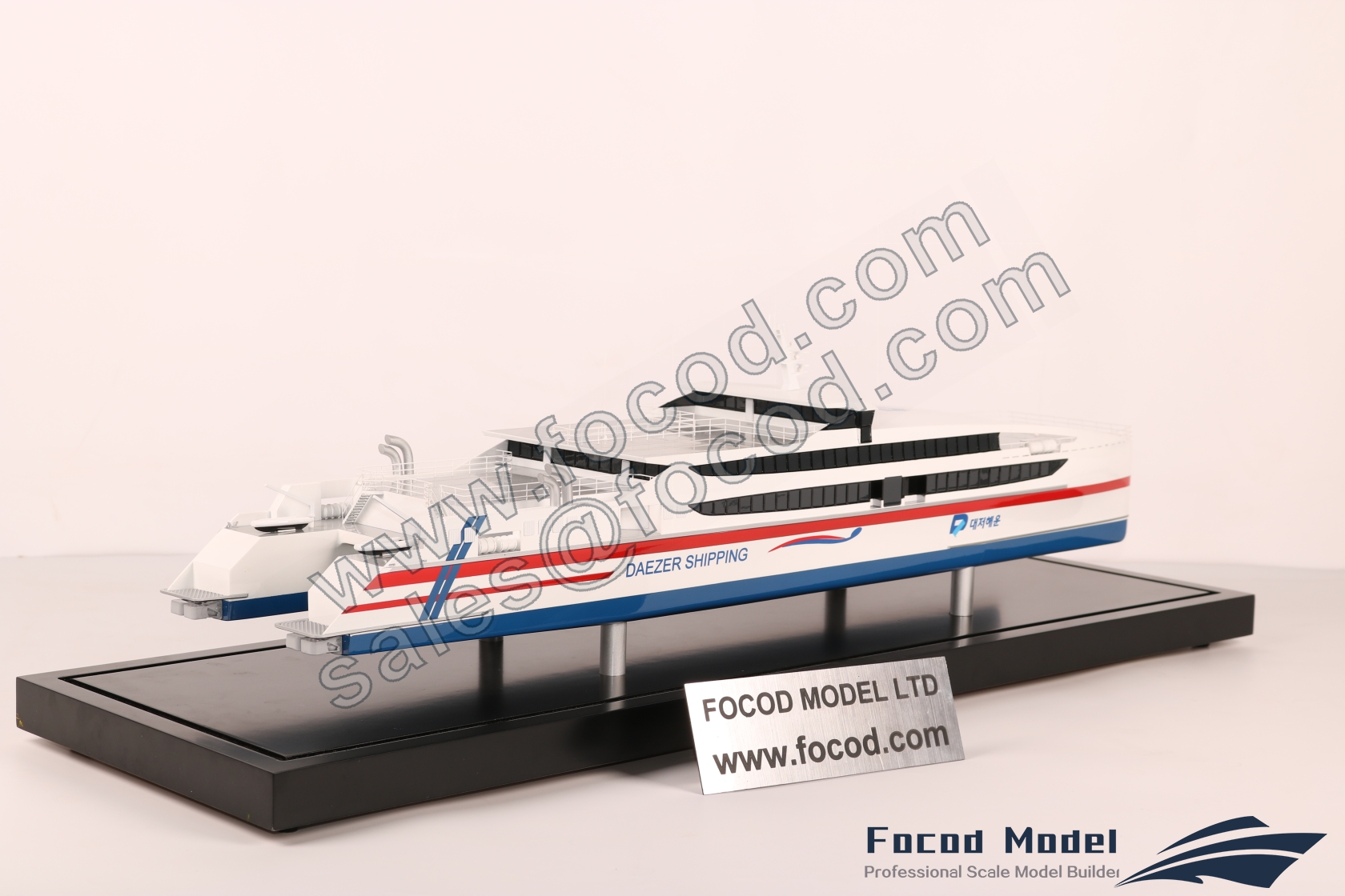 custom made model of 74米双体客轮